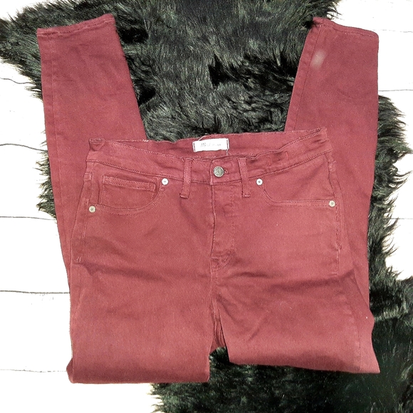 Madwell 9" High Rise Skinny Jeans in Burgundy - Picture 4 of 12